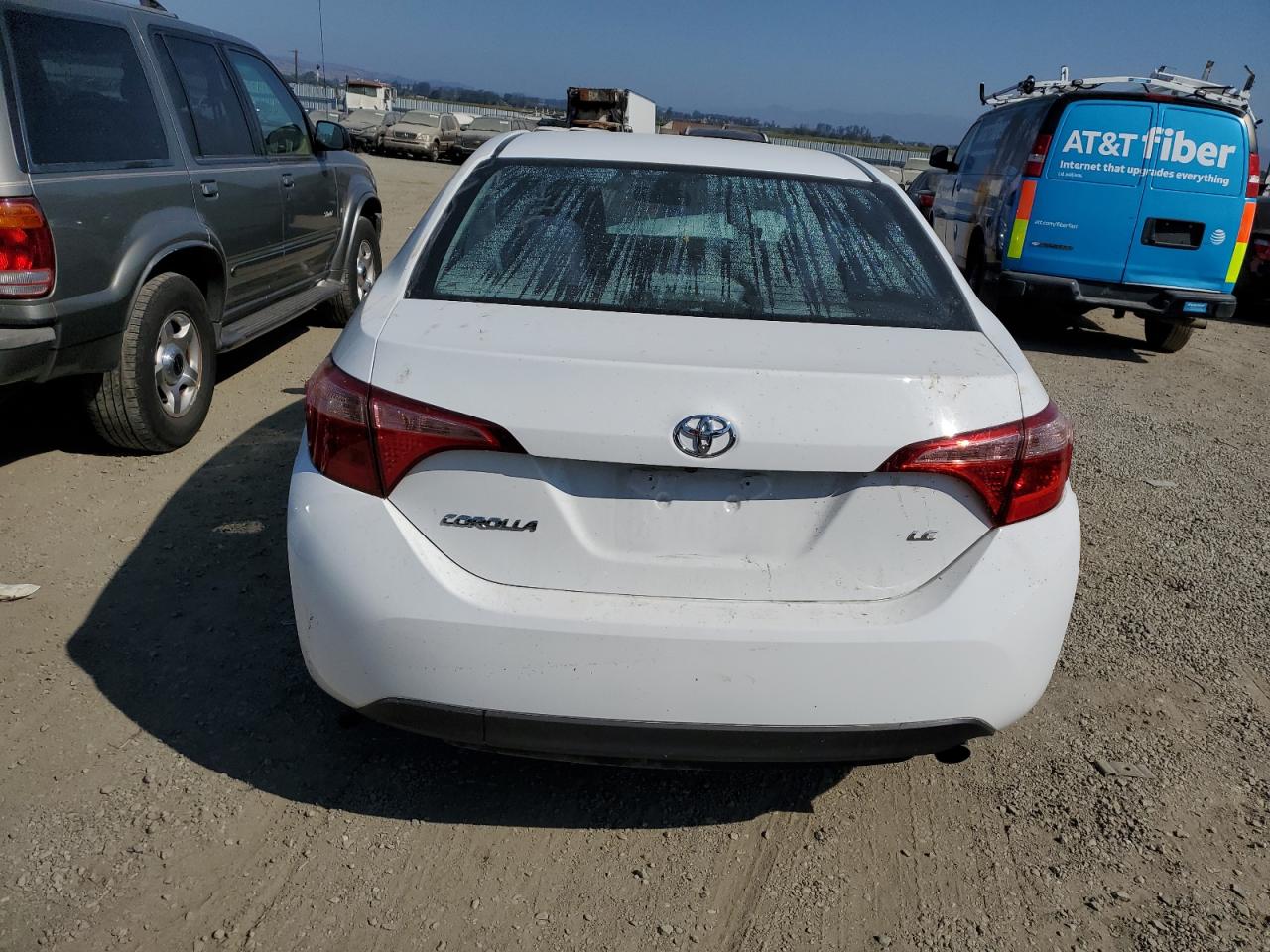 Photo 5 VIN: 5YFBURHE3KP866186 - TOYOTA COROLLA 