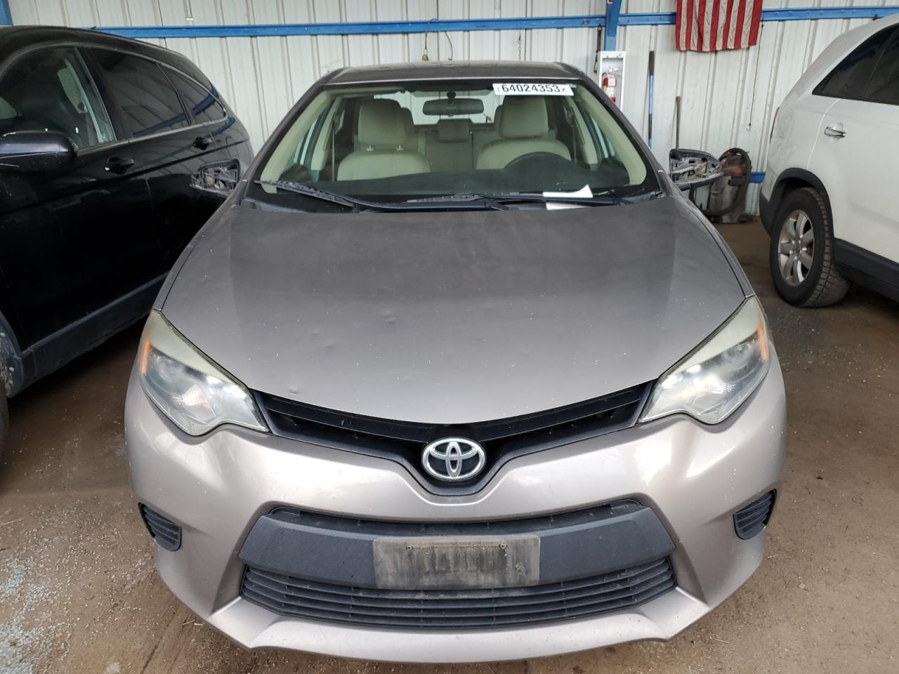 Photo 4 VIN: 5YFBURHE4EP094981 - TOYOTA COROLLA 