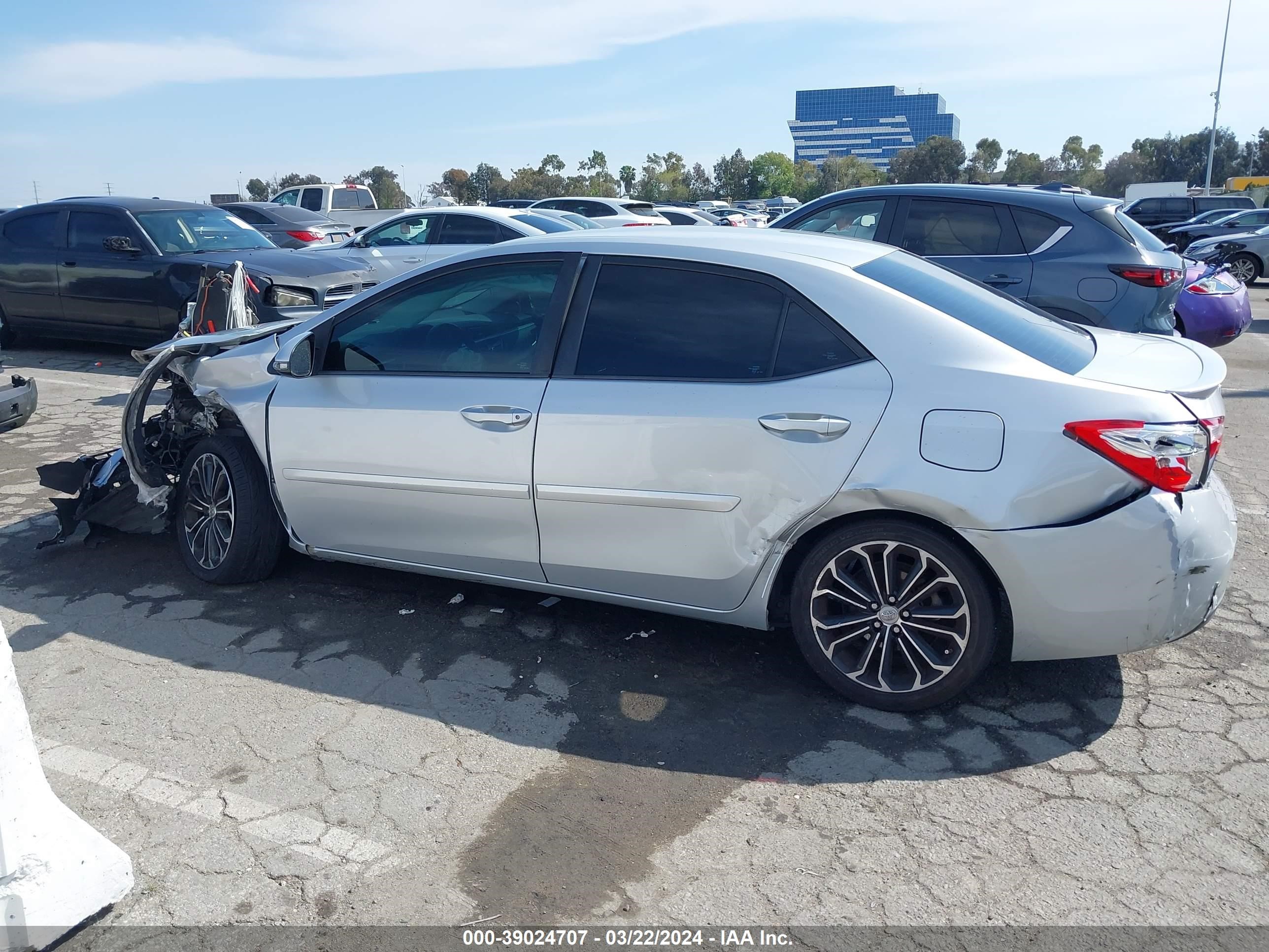 Photo 12 VIN: 5YFBURHE4FP240040 - TOYOTA COROLLA 