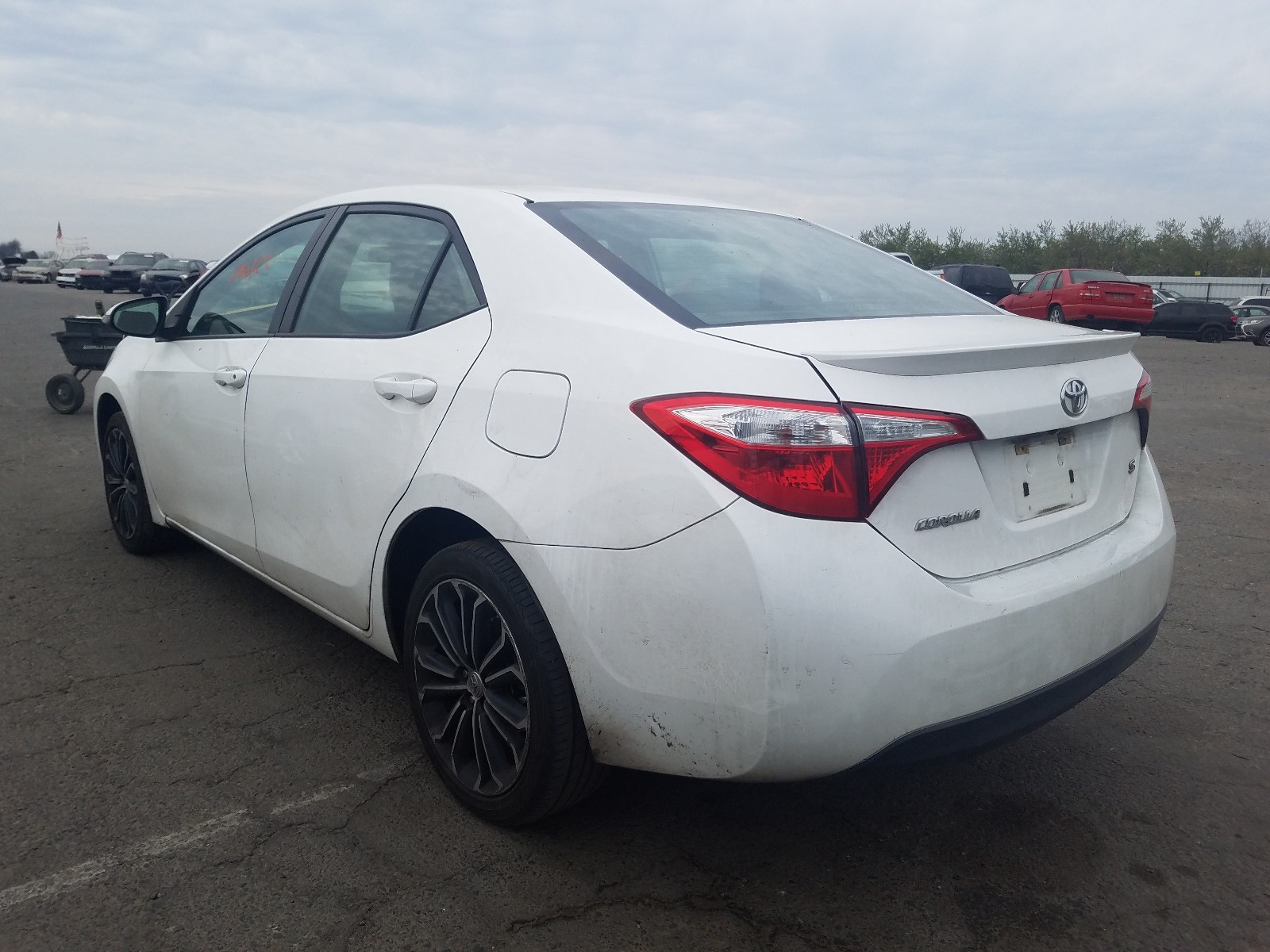 Photo 2 VIN: 5YFBURHE4FP244718 - TOYOTA COROLLA L 