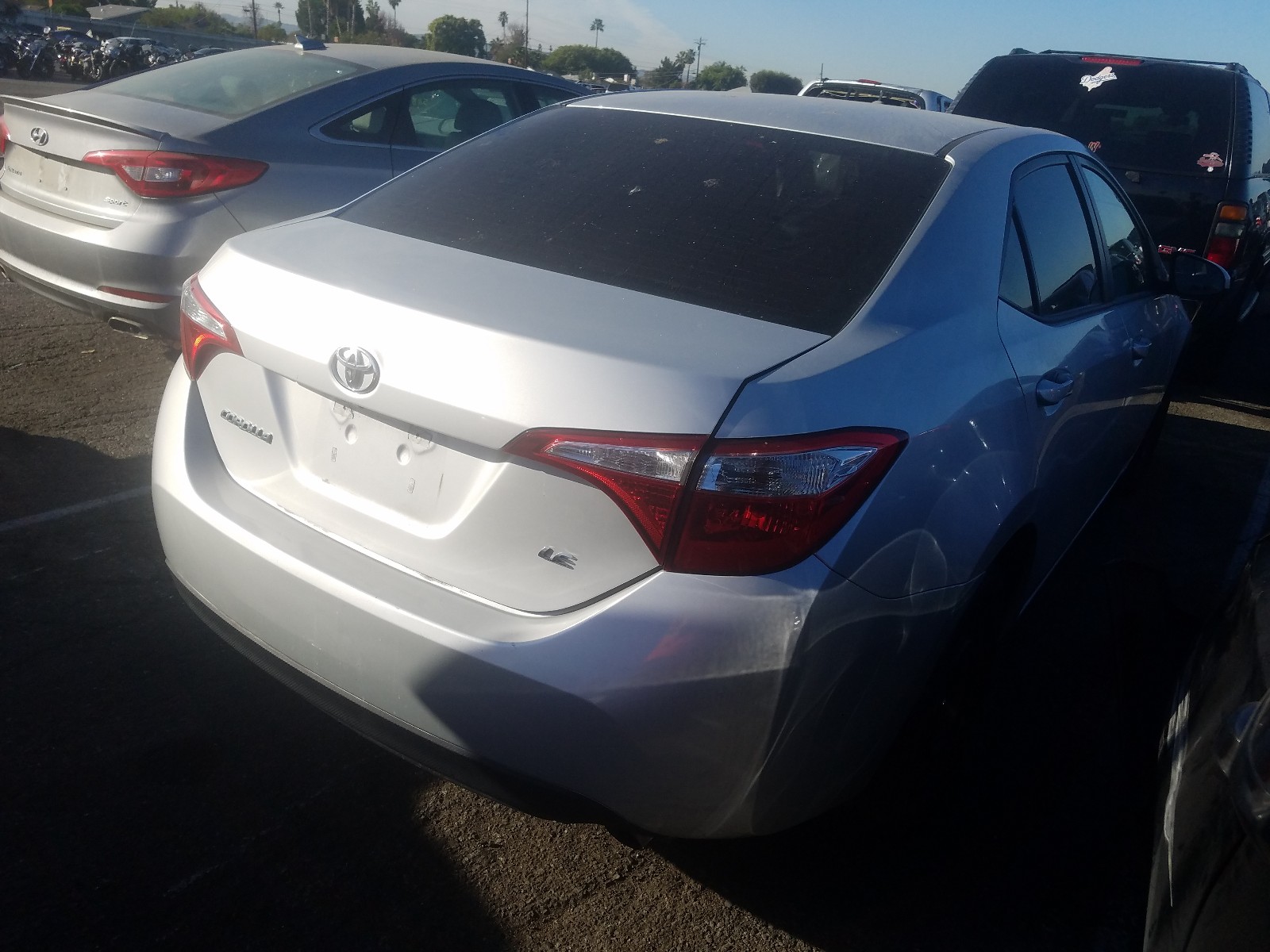 Photo 3 VIN: 5YFBURHE4FP266556 - TOYOTA COROLLA L 