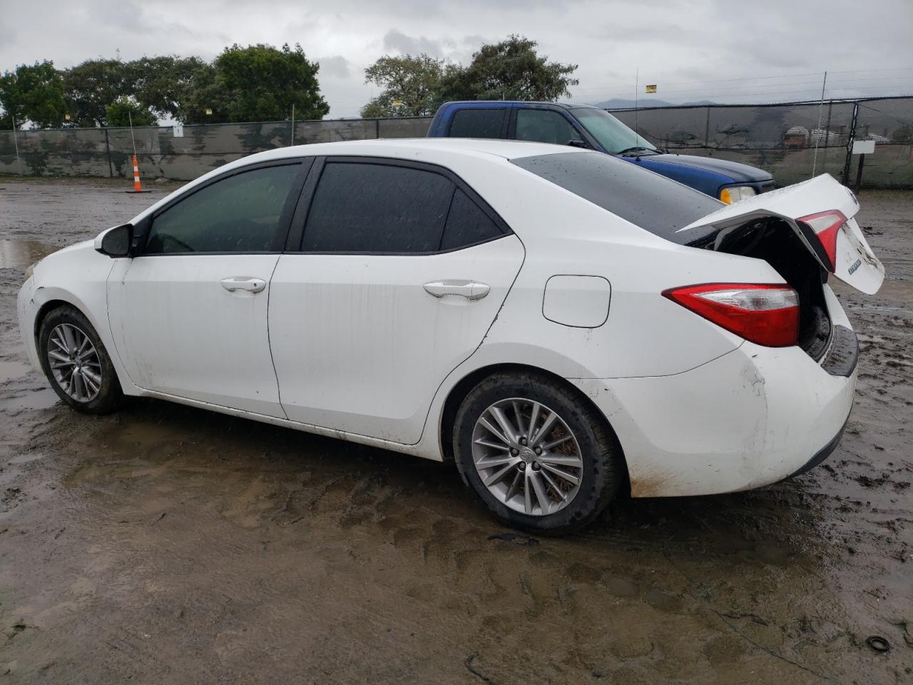 Photo 1 VIN: 5YFBURHE4FP317070 - TOYOTA COROLLA 