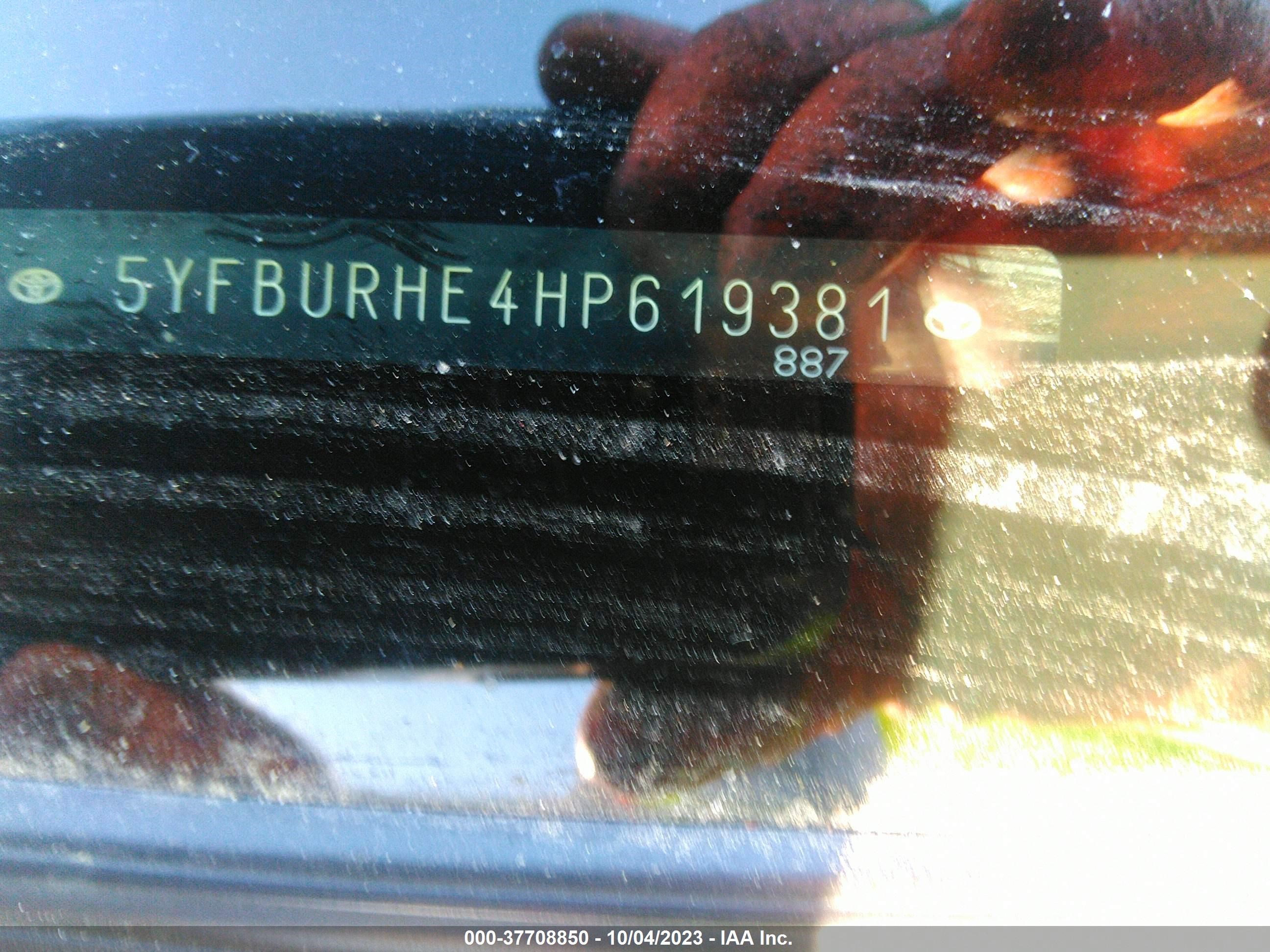 Photo 8 VIN: 5YFBURHE4HP619381 - TOYOTA COROLLA 