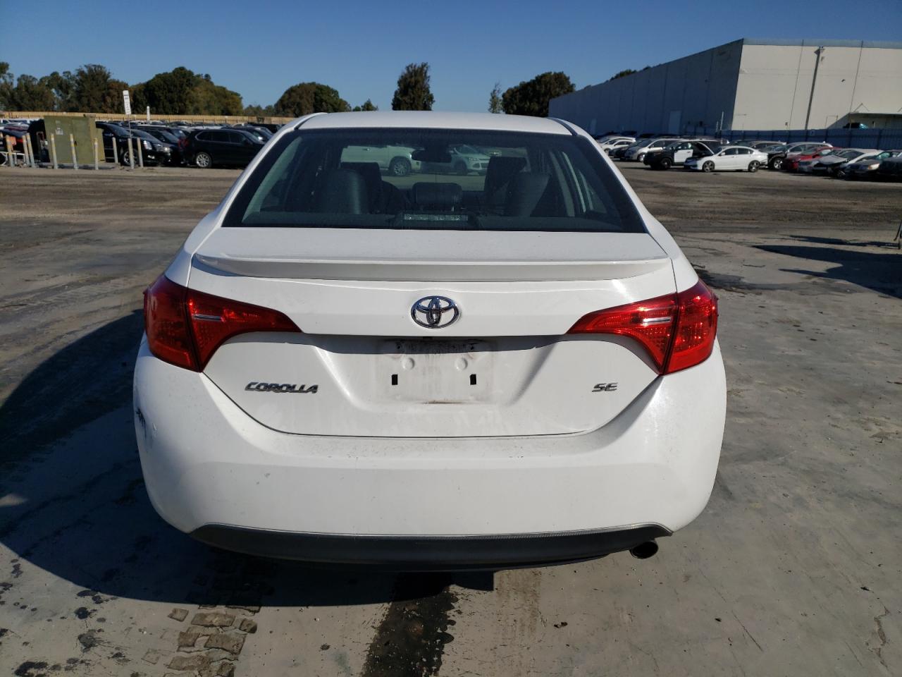 Photo 5 VIN: 5YFBURHE4HP626170 - TOYOTA COROLLA 