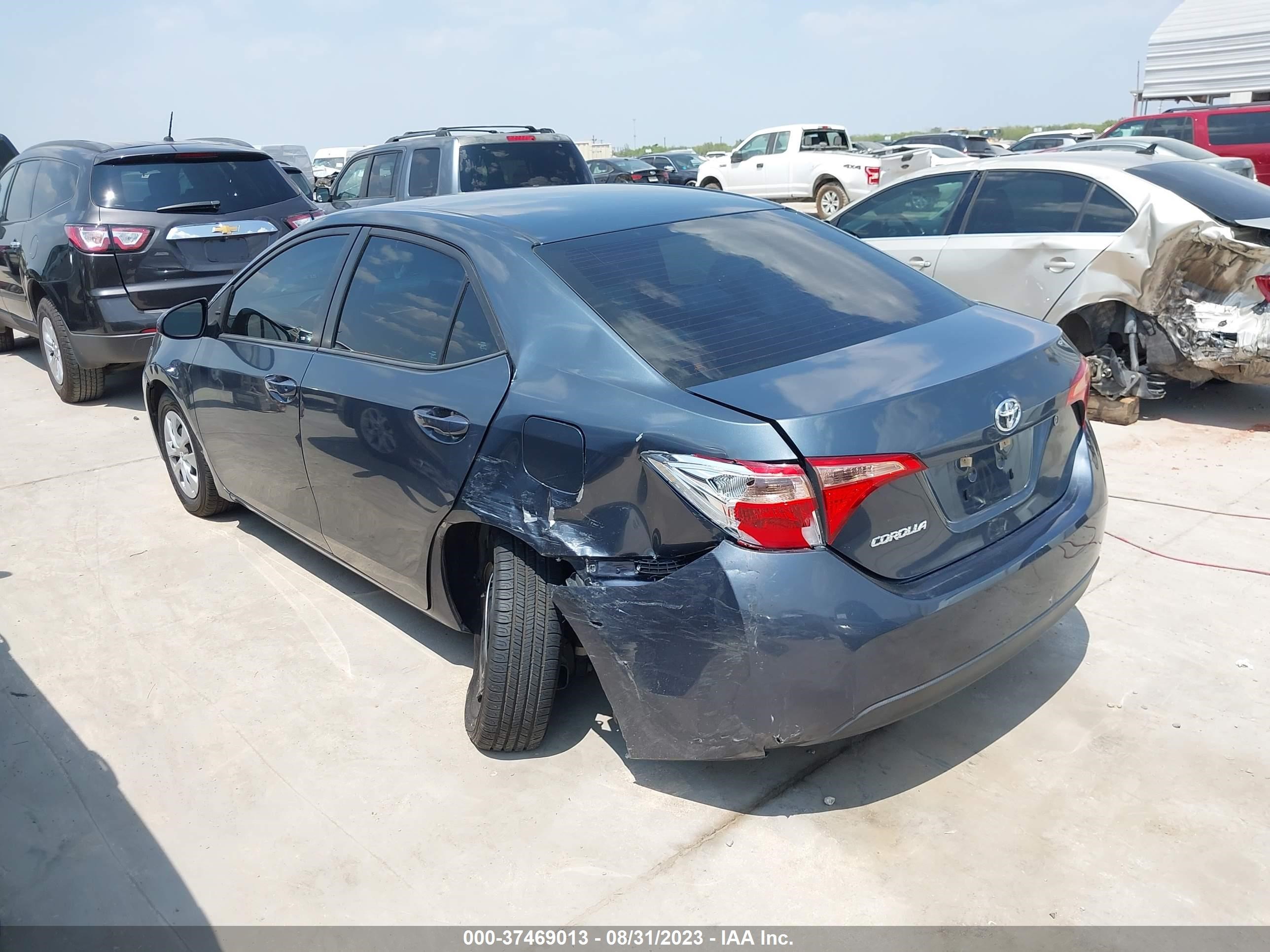 Photo 2 VIN: 5YFBURHE4HP665695 - TOYOTA COROLLA 