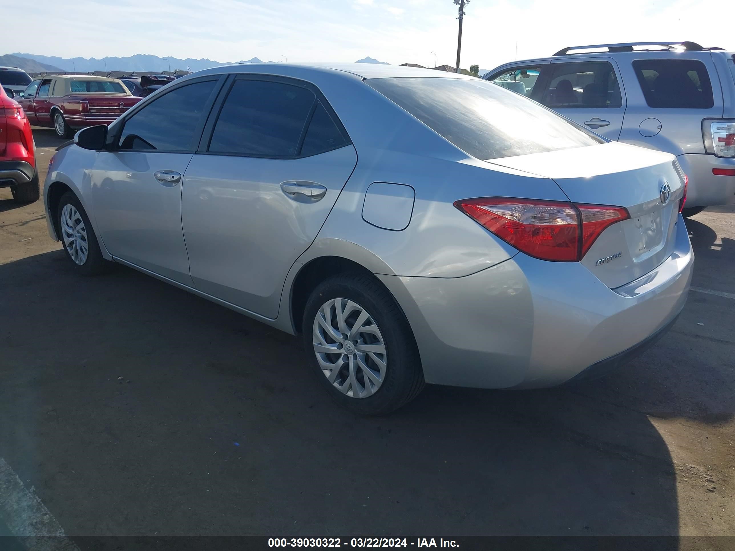 Photo 2 VIN: 5YFBURHE4KP879724 - TOYOTA COROLLA 