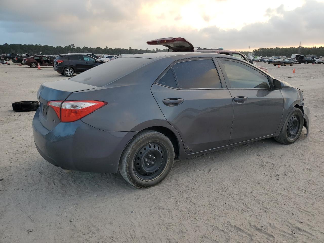 Photo 2 VIN: 5YFBURHE5FP207127 - TOYOTA COROLLA 