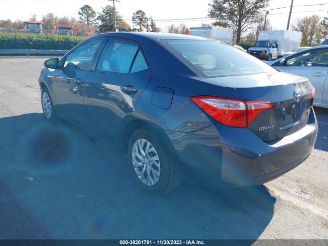 Photo 2 VIN: 5YFBURHE5JP763432 - TOYOTA COROLLA 