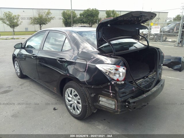 Photo 2 VIN: 5YFBURHE5JP815867 - TOYOTA COROLLA 