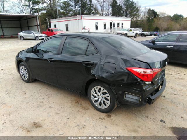 Photo 2 VIN: 5YFBURHE5JP828523 - TOYOTA COROLLA 