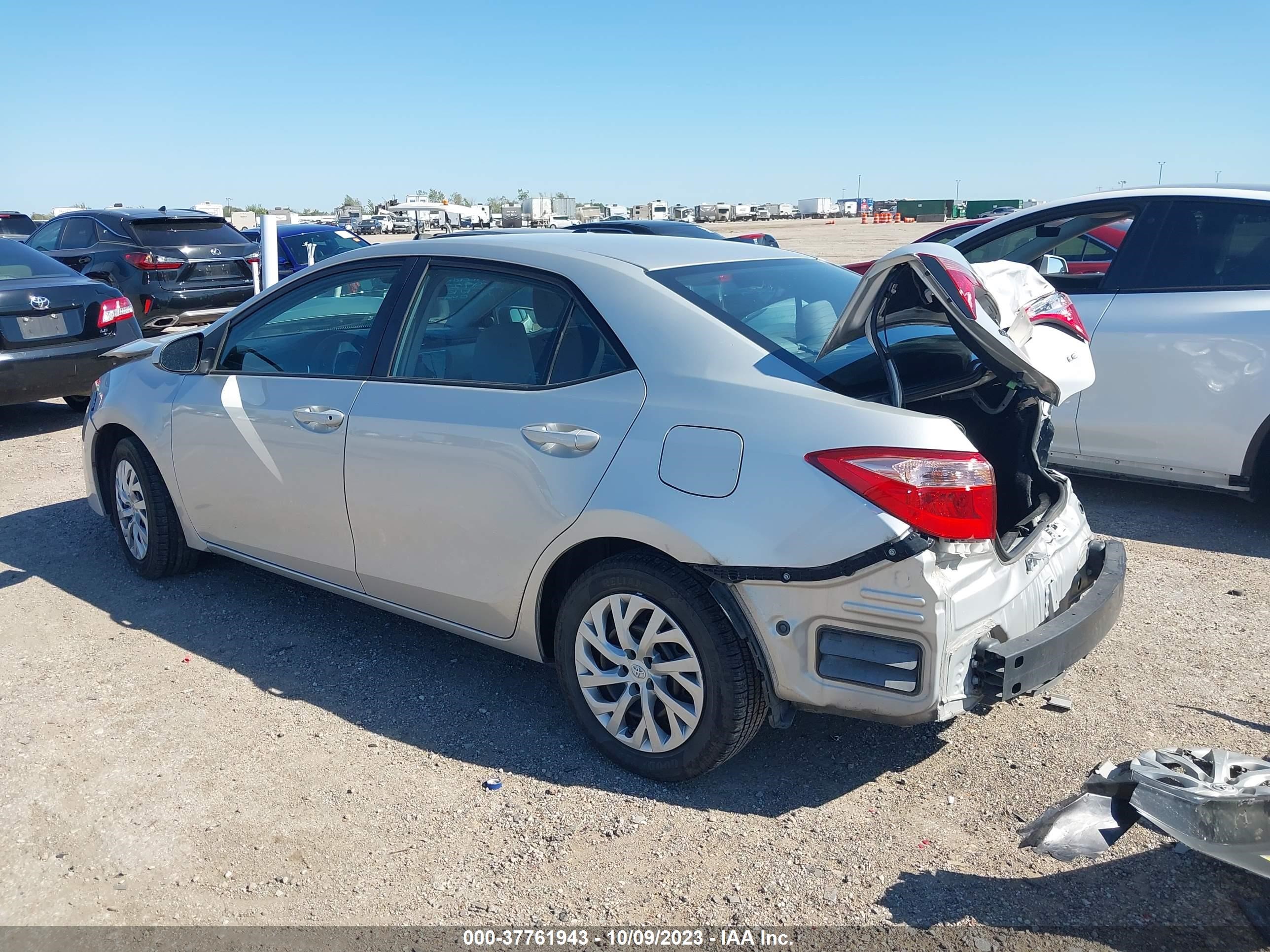 Photo 2 VIN: 5YFBURHE5JP830840 - TOYOTA COROLLA 