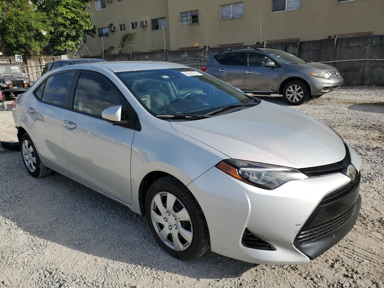 Photo 3 VIN: 5YFBURHE5JP850389 - TOYOTA COROLLA 