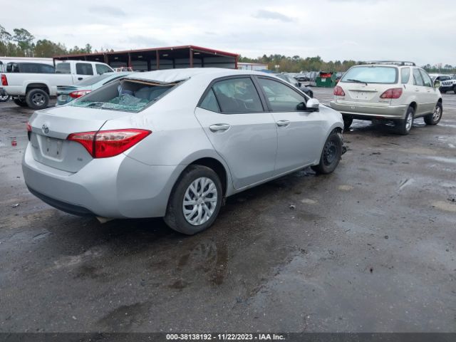 Photo 3 VIN: 5YFBURHE5KP863970 - TOYOTA COROLLA 