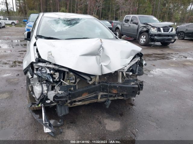 Photo 5 VIN: 5YFBURHE5KP863970 - TOYOTA COROLLA 