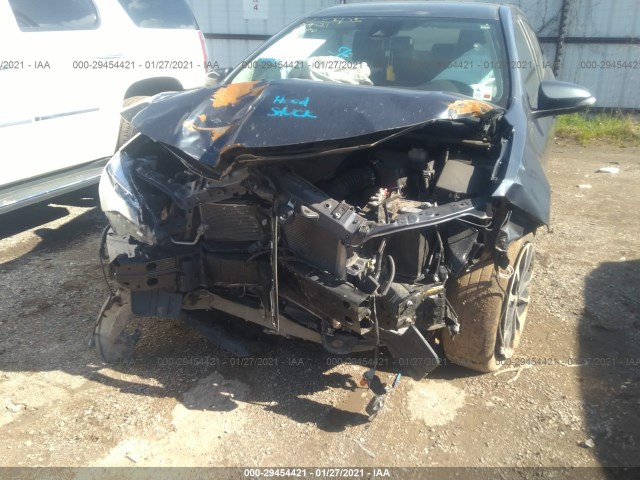 Photo 5 VIN: 5YFBURHE5KP900905 - TOYOTA COROLLA 