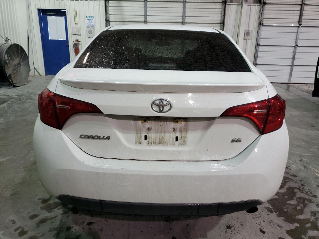 Photo 5 VIN: 5YFBURHE5KP902833 - TOYOTA COROLLA 