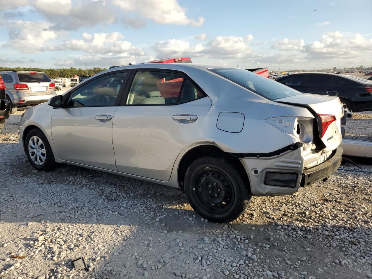 Photo 1 VIN: 5YFBURHE5KP903366 - TOYOTA COROLLA 