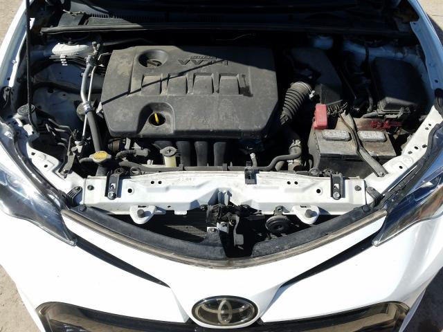 Photo 6 VIN: 5YFBURHE6HP666847 - TOYOTA COROLLA L 