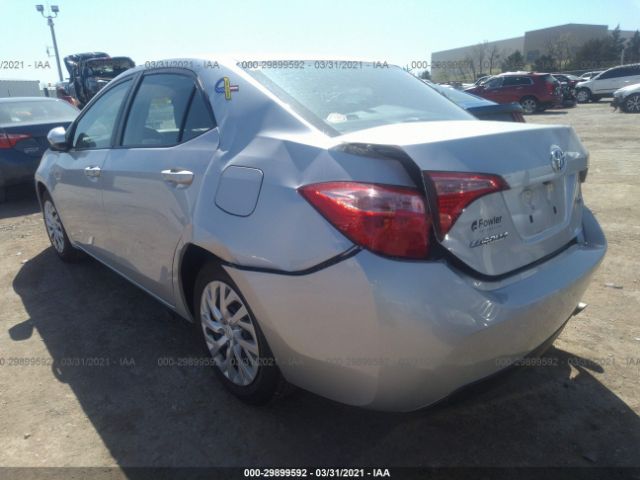 Photo 2 VIN: 5YFBURHE6HP700009 - TOYOTA COROLLA 