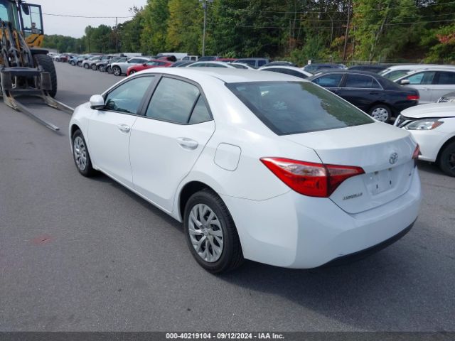 Photo 2 VIN: 5YFBURHE6JP821337 - TOYOTA COROLLA 