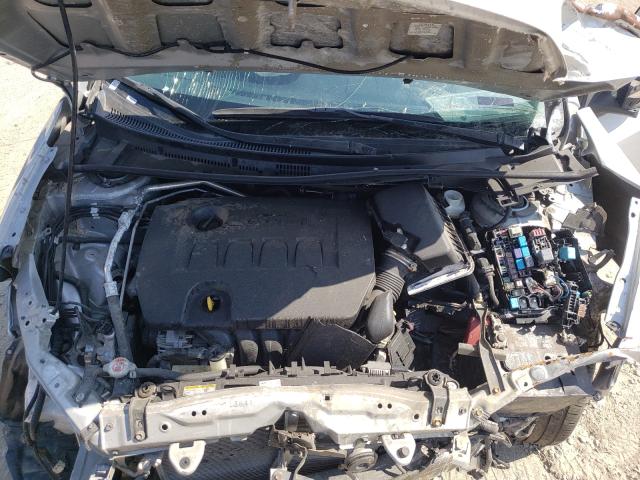 Photo 6 VIN: 5YFBURHE6KP889204 - TOYOTA COROLLA L 