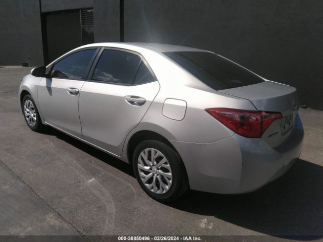 Photo 2 VIN: 5YFBURHE6KP936666 - TOYOTA COROLLA 