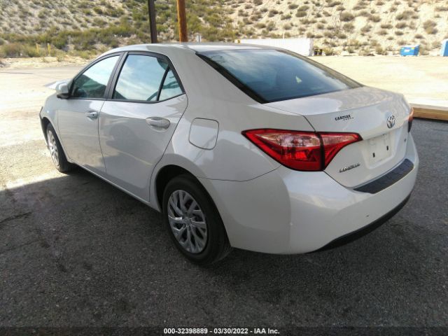 Photo 2 VIN: 5YFBURHE7JP835828 - TOYOTA COROLLA 