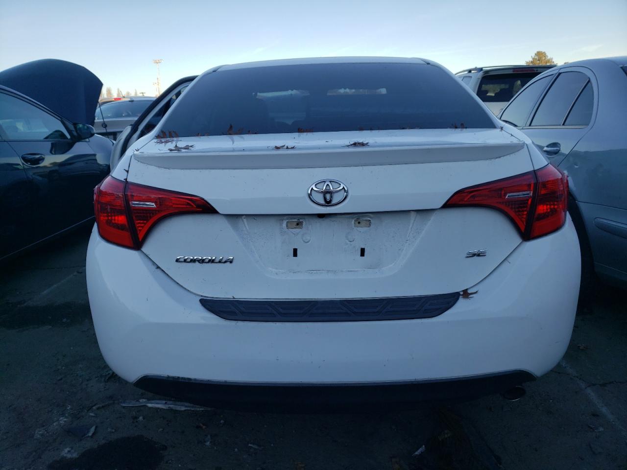 Photo 5 VIN: 5YFBURHE7KP868541 - TOYOTA COROLLA 