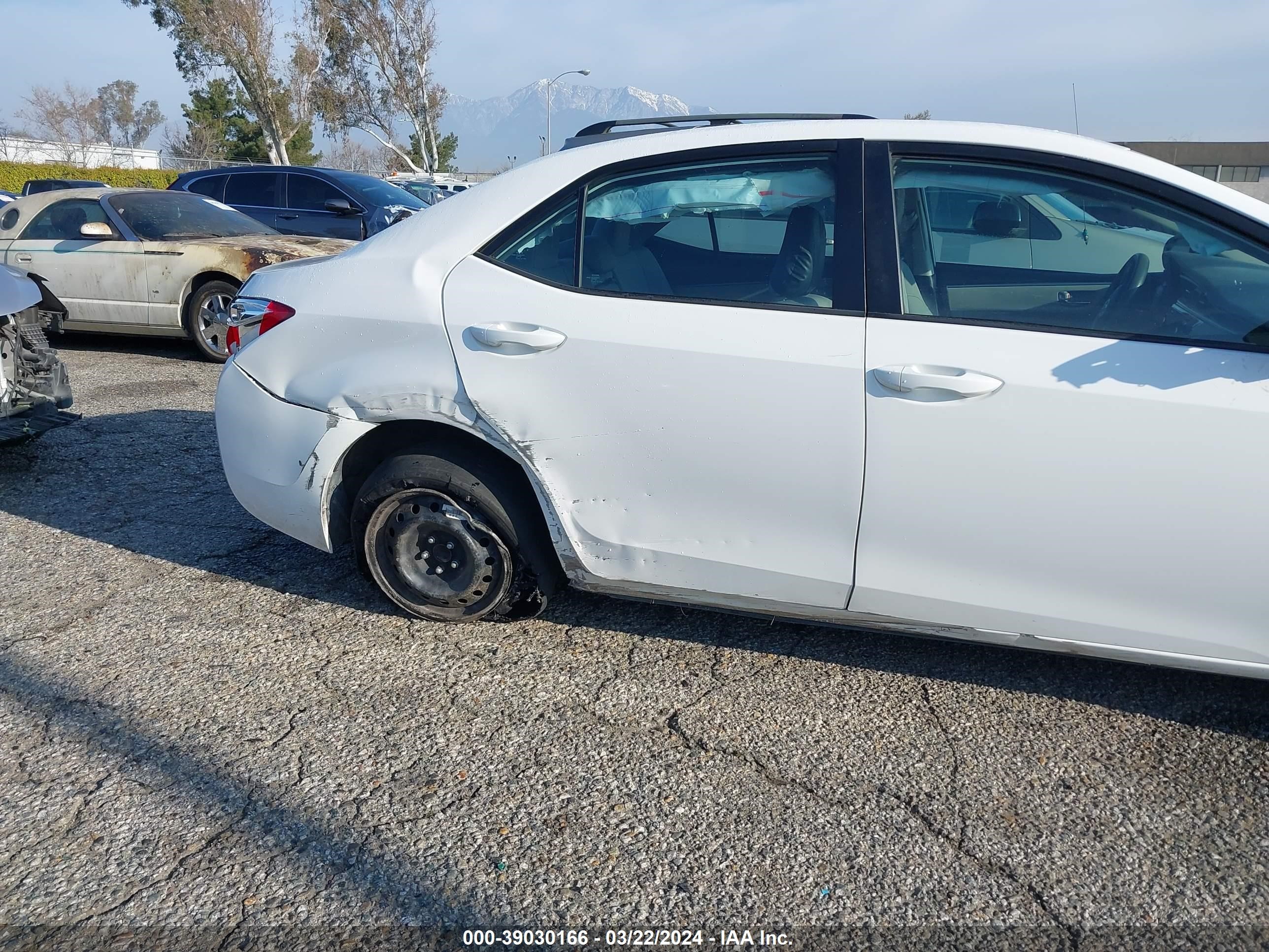 Photo 5 VIN: 5YFBURHE8GP548989 - TOYOTA COROLLA 