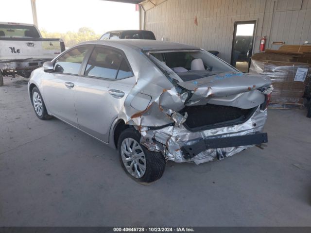 Photo 2 VIN: 5YFBURHE8JP771458 - TOYOTA COROLLA 