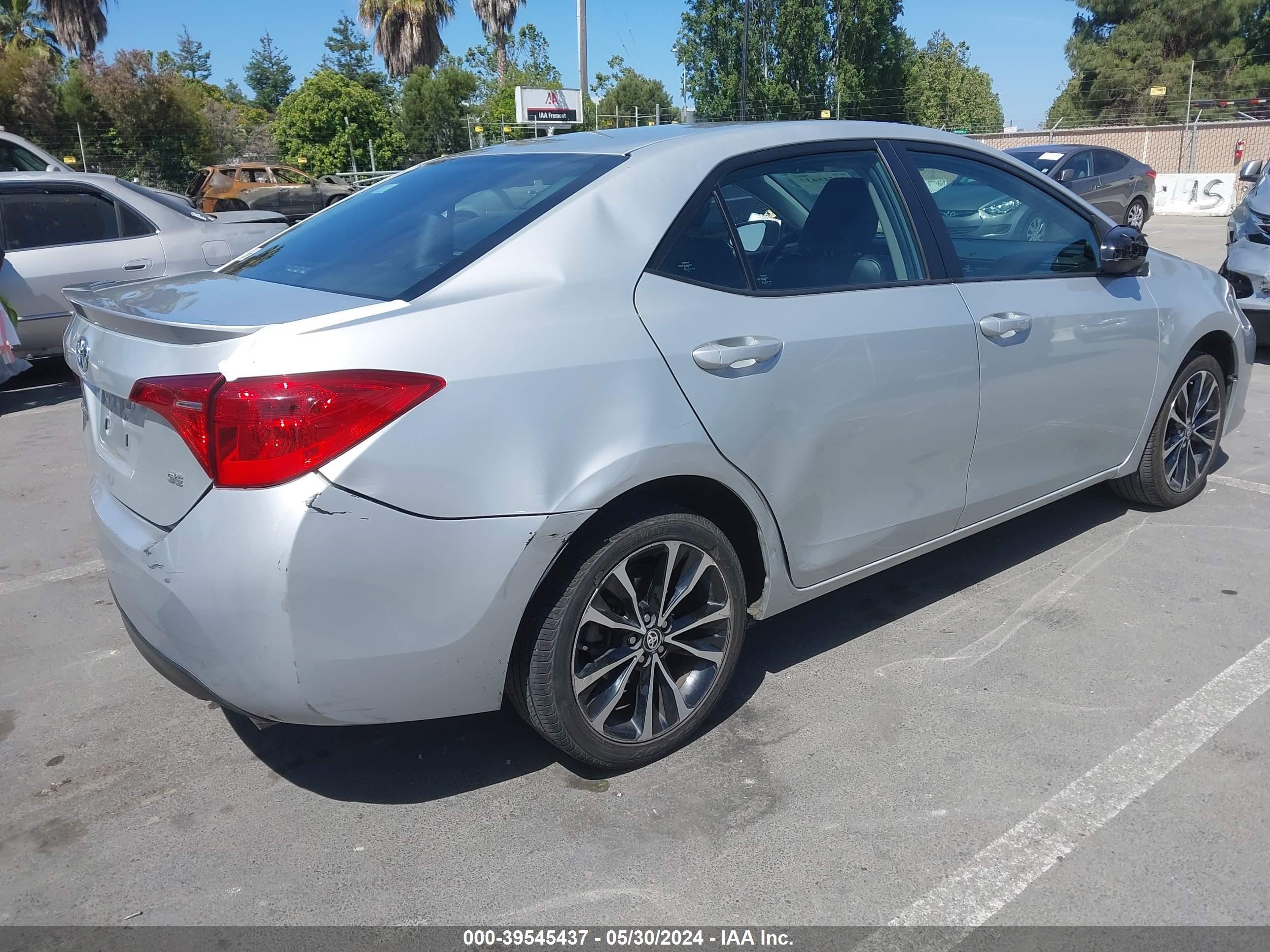 Photo 3 VIN: 5YFBURHE8KP882089 - TOYOTA COROLLA 