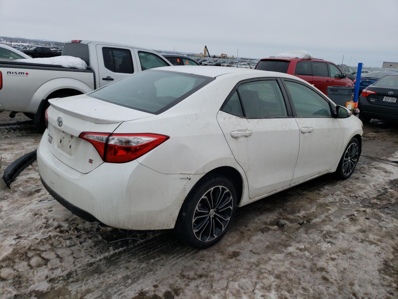 Photo 2 VIN: 5YFBURHE9EP165995 - TOYOTA COROLLA 