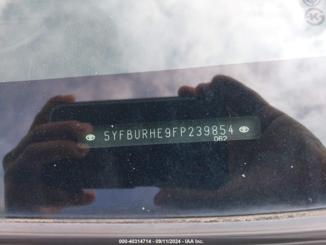 Photo 8 VIN: 5YFBURHE9FP239854 - TOYOTA COROLLA 