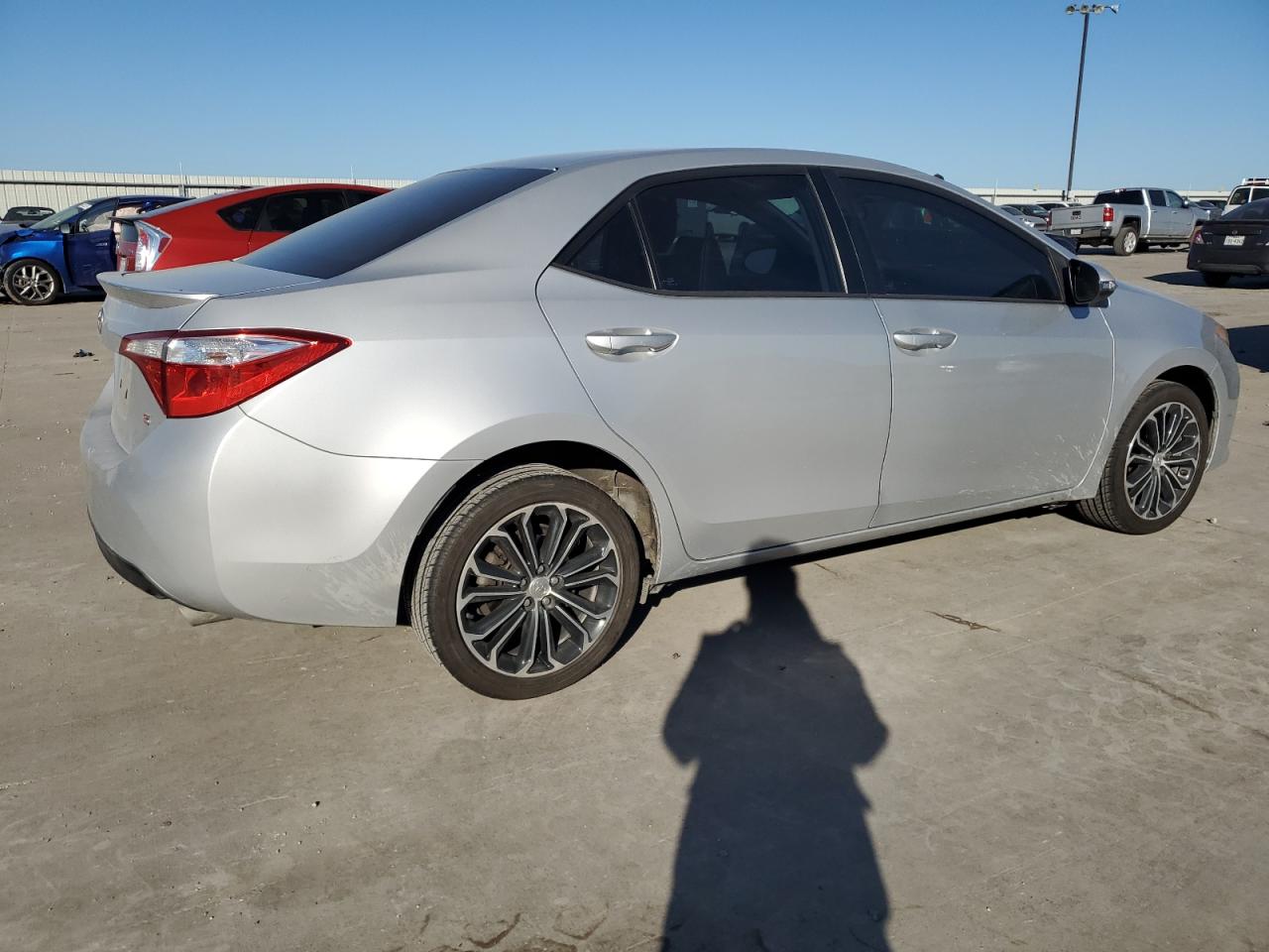 Photo 2 VIN: 5YFBURHE9FP342983 - TOYOTA COROLLA 