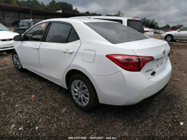 Photo 2 VIN: 5YFBURHE9HP710842 - TOYOTA COROLLA 