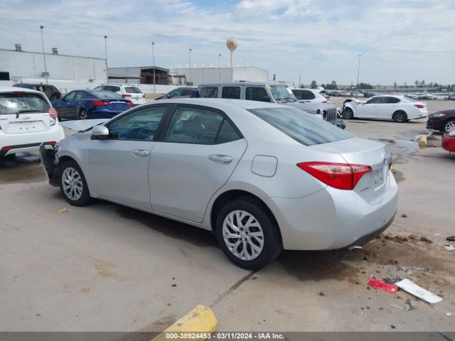 Photo 2 VIN: 5YFBURHE9JP743653 - TOYOTA COROLLA 