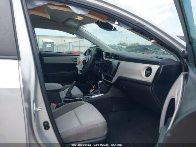 Photo 4 VIN: 5YFBURHE9JP743653 - TOYOTA COROLLA 