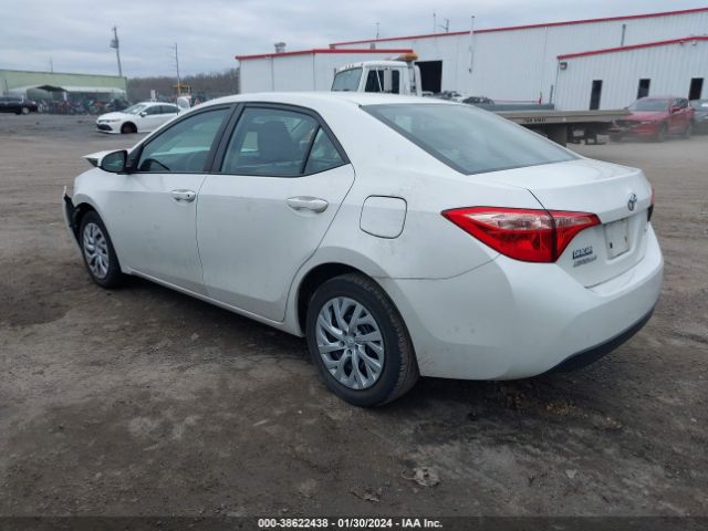 Photo 2 VIN: 5YFBURHE9JP798328 - TOYOTA COROLLA 