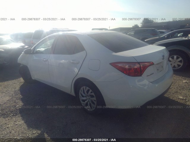 Photo 2 VIN: 5YFBURHE9JP802488 - TOYOTA COROLLA 