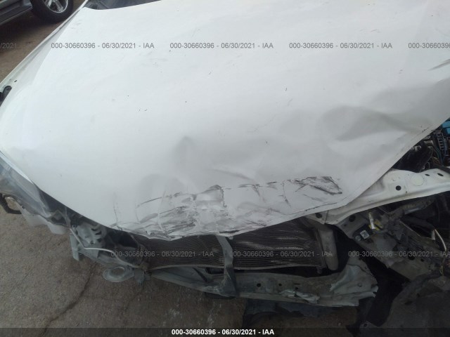 Photo 9 VIN: 5YFBURHE9KP902219 - TOYOTA COROLLA 