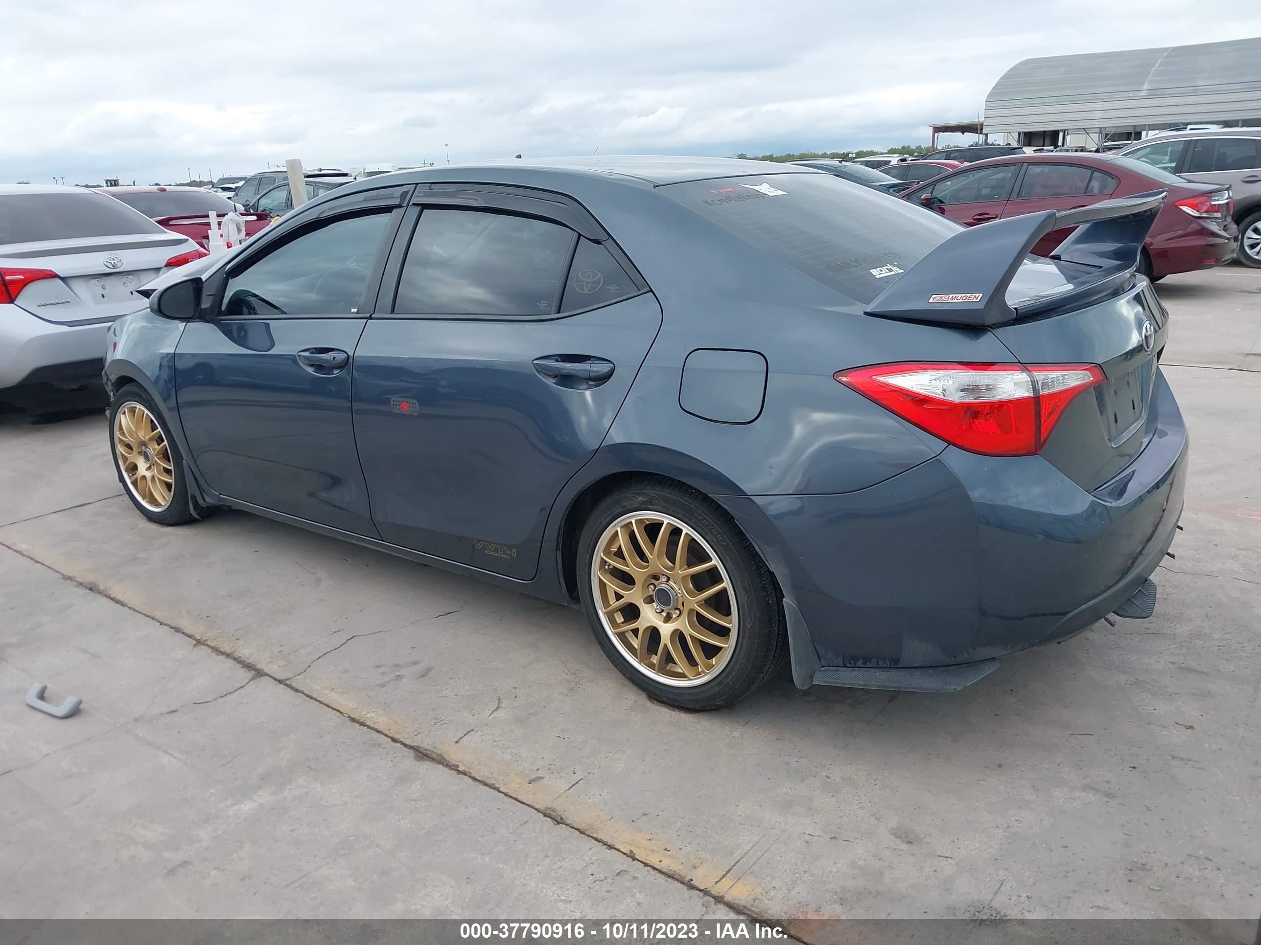 Photo 2 VIN: 5YFBURHEXEP102064 - TOYOTA COROLLA 