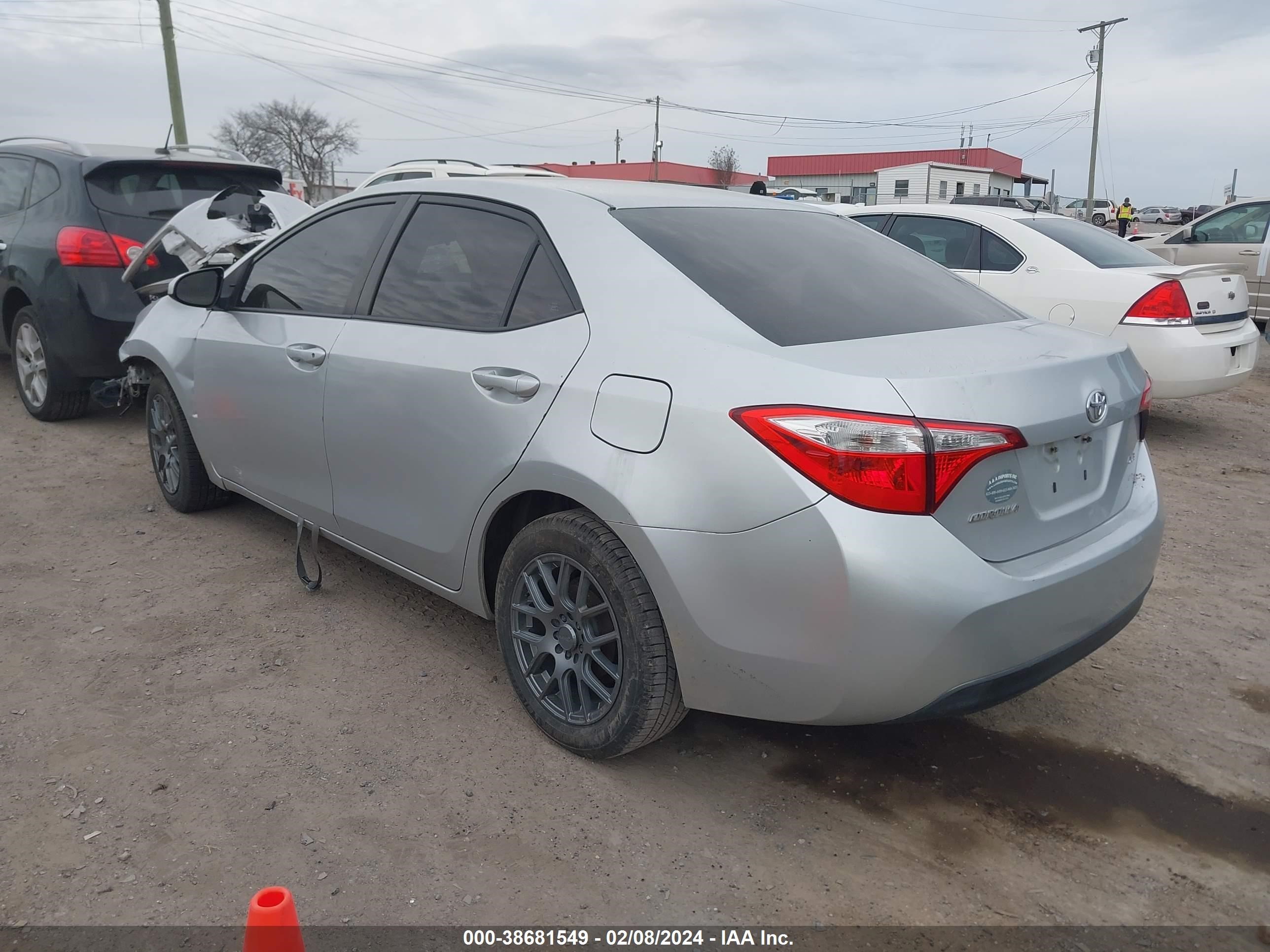 Photo 2 VIN: 5YFBURHEXEP142158 - TOYOTA COROLLA 