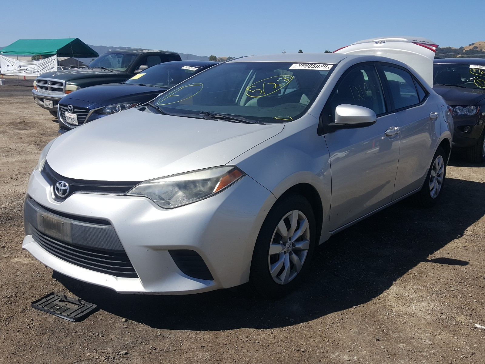 Photo 1 VIN: 5YFBURHEXEP148221 - TOYOTA COROLLA L 