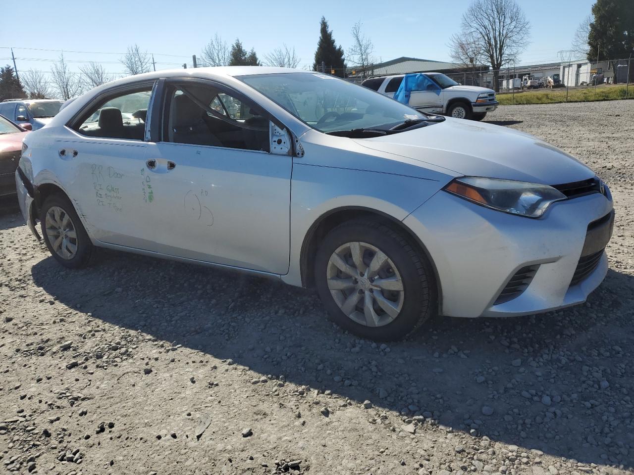 Photo 3 VIN: 5YFBURHEXFP333371 - TOYOTA COROLLA 