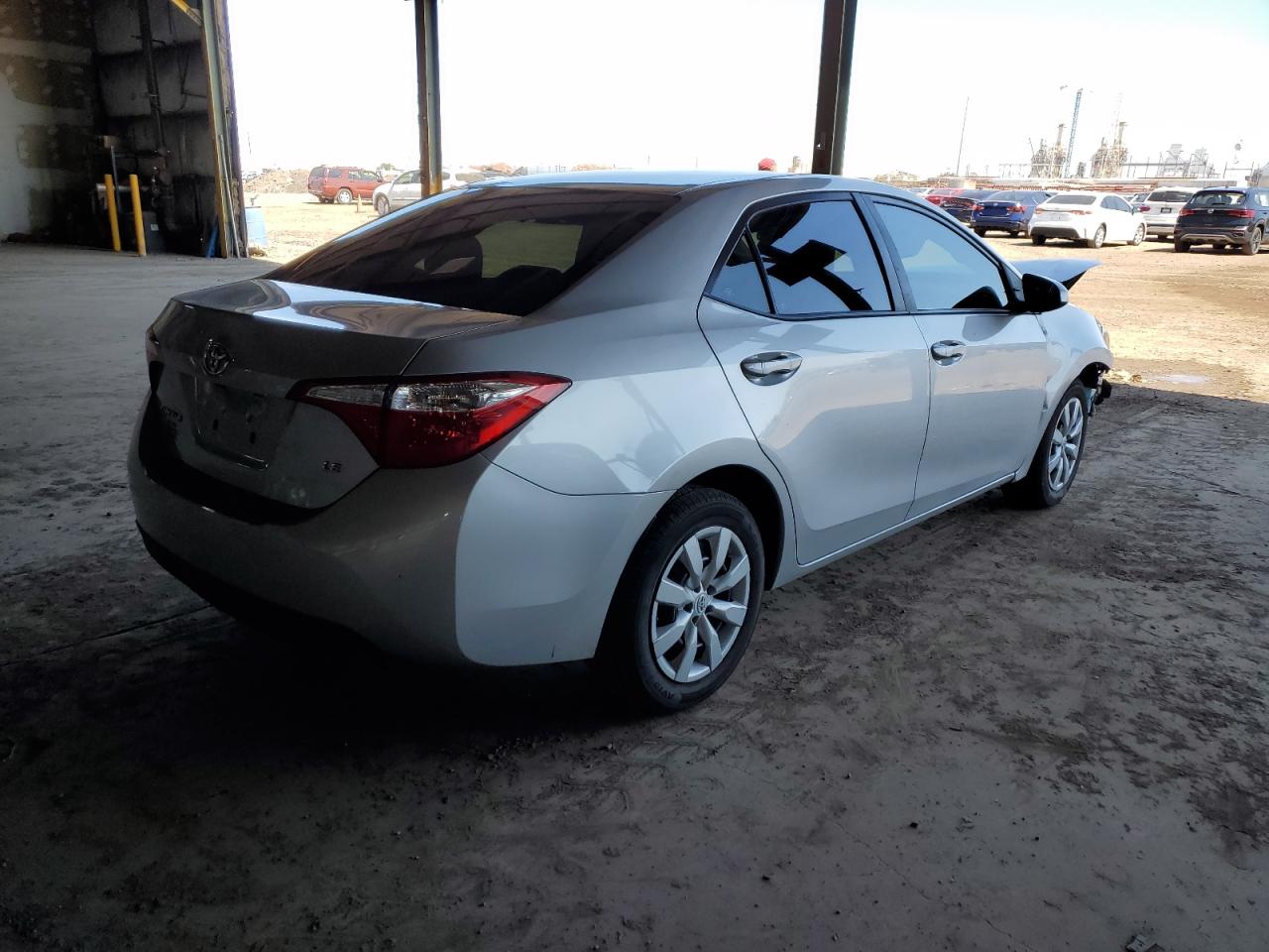 Photo 2 VIN: 5YFBURHEXFP362823 - TOYOTA COROLLA 