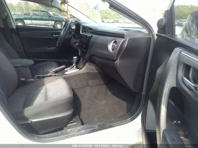 Photo 4 VIN: 5YFBURHEXHP641370 - TOYOTA COROLLA 