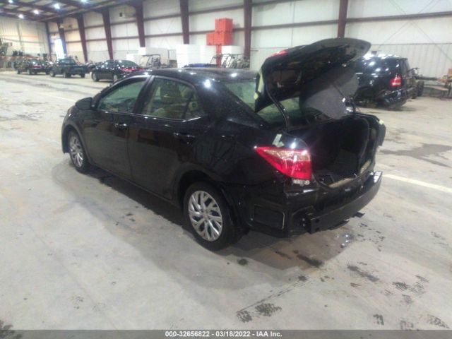 Photo 2 VIN: 5YFBURHEXJP745752 - TOYOTA COROLLA 