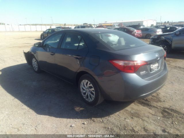 Photo 2 VIN: 5YFBURHEXJP750241 - TOYOTA COROLLA 