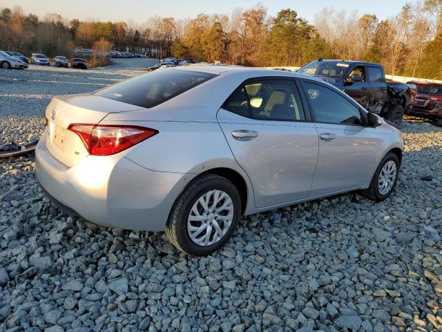 Photo 2 VIN: 5YFBURHEXJP818053 - TOYOTA COROLLA L 