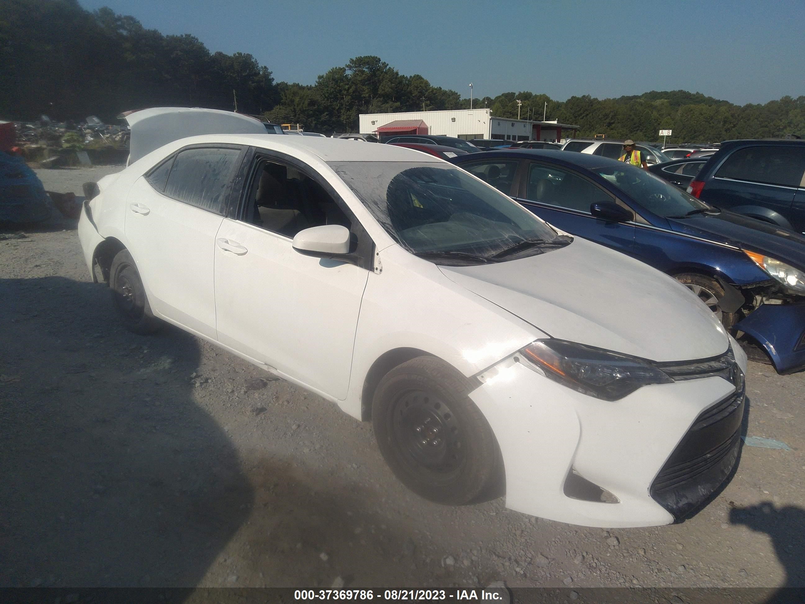 Photo 0 VIN: 5YFBURHEXJP843745 - TOYOTA COROLLA 